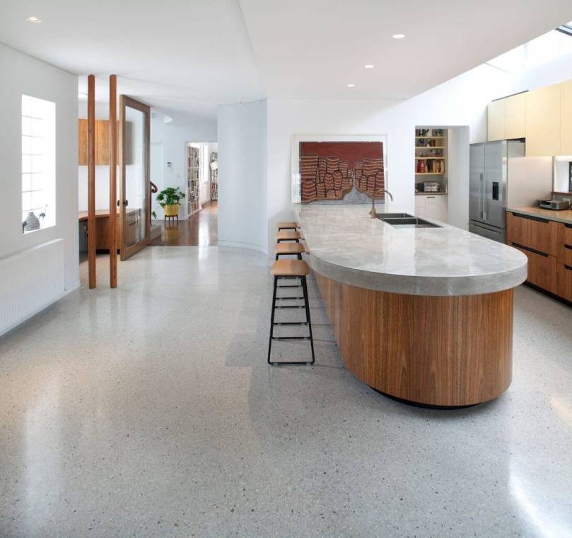 Poliruoto betono grindis žymiai lengviau prižiūrėti. Jo yra švaresnės ir steriliasnės.